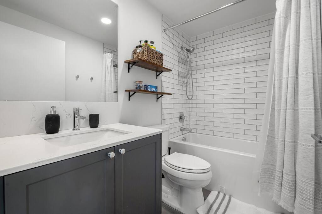 Chic 1Br Kensington Unit W/Parking Apartment คาลการี ภายนอก รูปภาพ