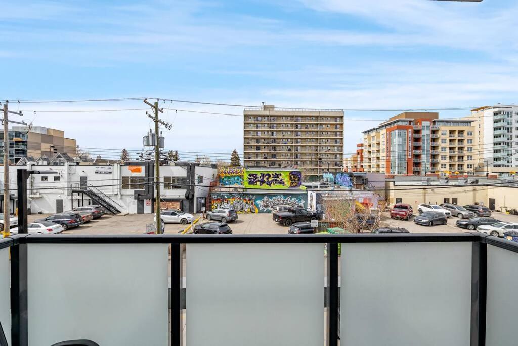 Chic 1Br Kensington Unit W/Parking Apartment คาลการี ภายนอก รูปภาพ